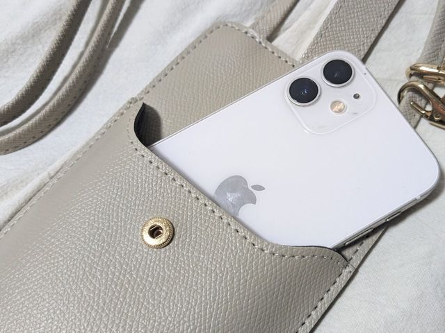 トリプルスマホポシェット