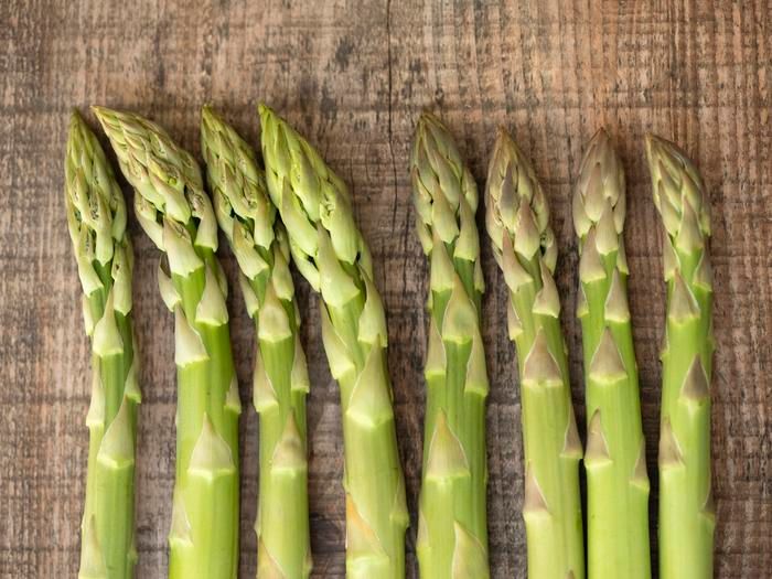 アスパラガスを並べた様子