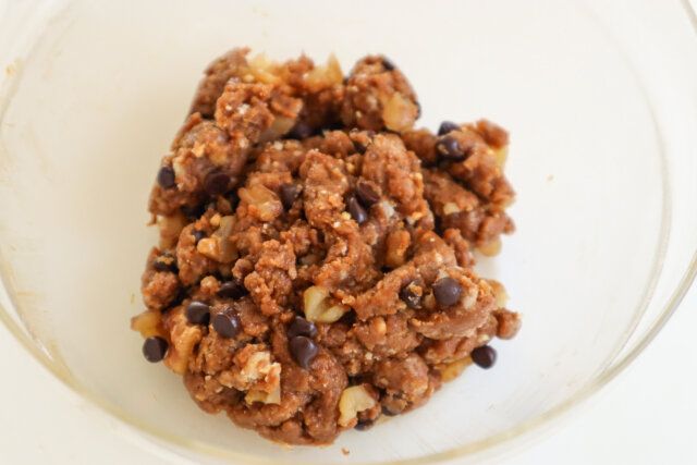 カフェモカクッキー レシピ チョコチップ・くるみを合わせて混ぜる