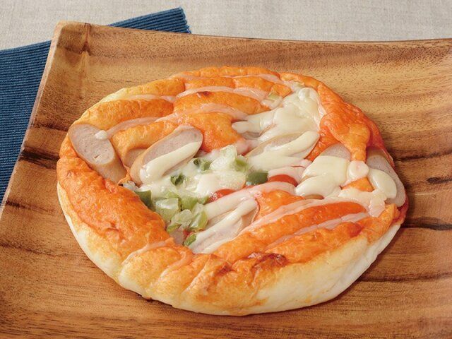 ローソンの大人も子供も嬉しい生もちっ ピザパン