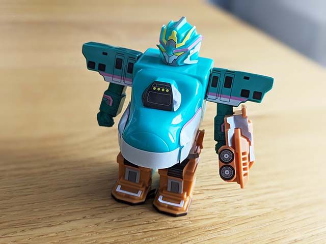 ハッピーセット®「シンカリオン チェンジ ザ ワール」の「シンカリオン E5はやぶさトレーラーフォーム」