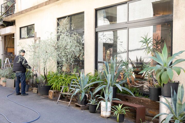 上野で見つけた通いたくなるリノベ書店「ROUTE BOOKS」～ビリヤニ、パン、陶芸に本♪～