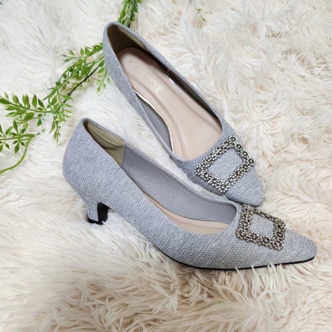 しまむらの「ビジューバックルパンプス」