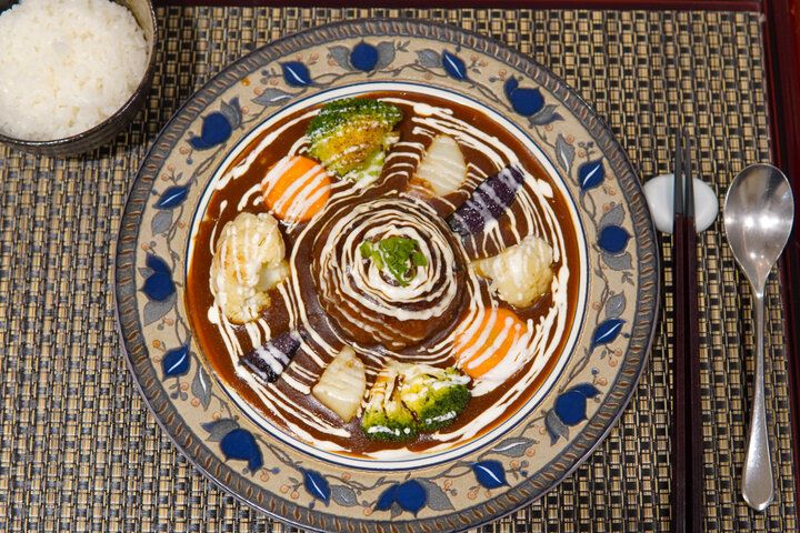 美食の街・鎌倉でご満悦のランチタイム♪艶やかなシチューをまとうハンバーグ「銀座 古川」