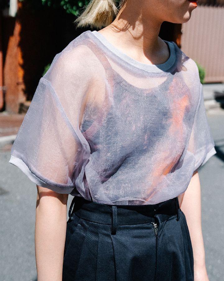 季節を先取る“シアー素材”コーデ5選。レイヤードでお洒落の幅を広げよう【TOKYO SNAP】