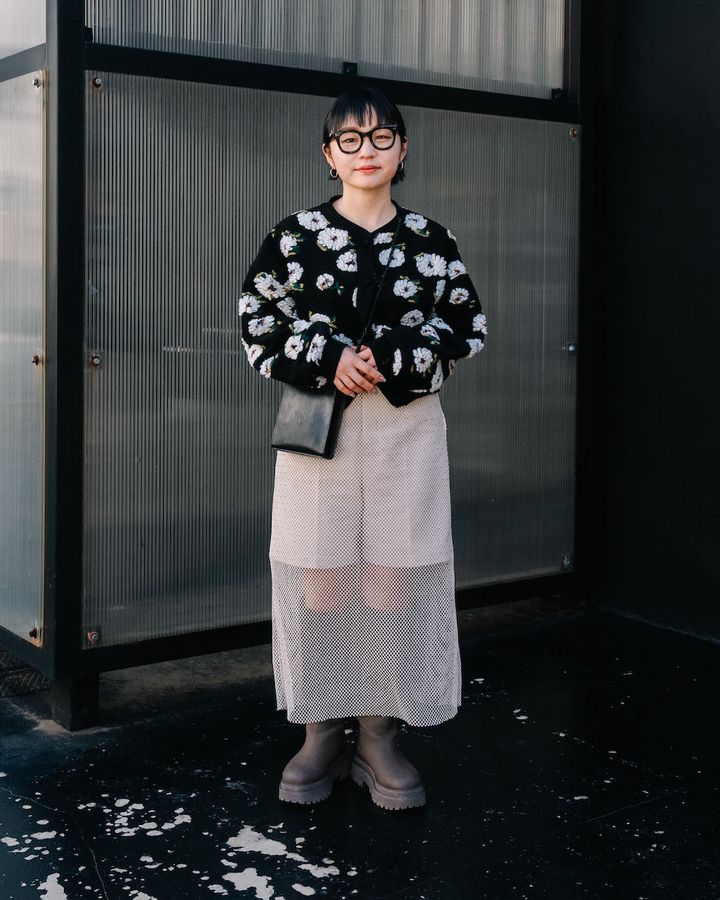 季節を先取る“シアー素材”コーデ5選。レイヤードでお洒落の幅を広げよう【TOKYO SNAP】