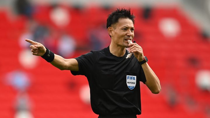 VARのため「選手が接触しに行く」傾向…U23アジア杯で審判アセッサーを務めた佐藤隆治氏の話が興味深い