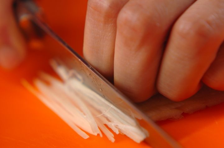 ゆで鶏のゴマダレソースの下準備2