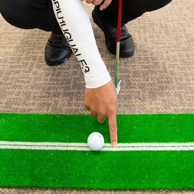 確実に2パット以内で上がる！ ヘッドアップのミスを防ぐパッティングのコツ