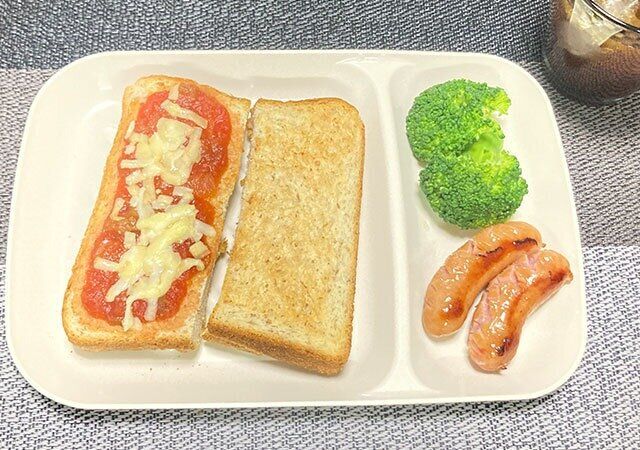 セリアの食パン皿