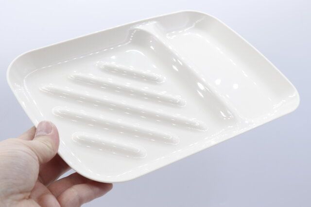 セリアの食パン皿