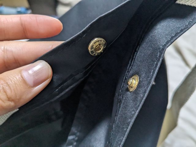 スナップボタン付き