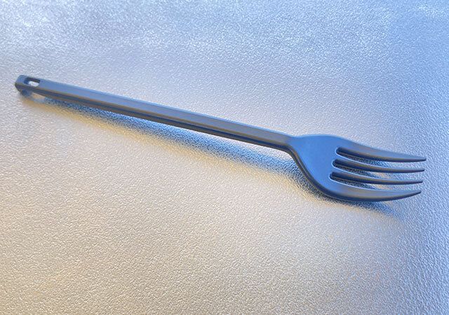 ダイソーの調理にも使えるフォークはPPS樹脂製で耐熱性に優れている