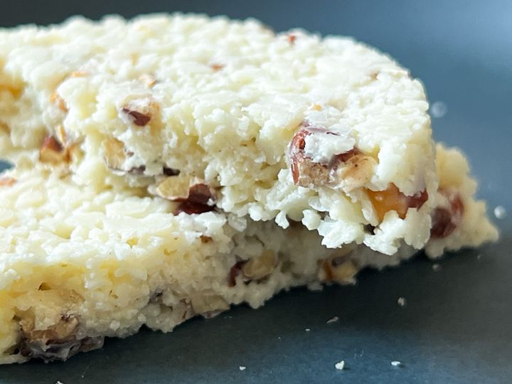 中にはナッツがたっぷり