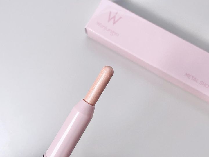 画像: 新色は涙袋をしっかり強調できるオフホワイトカラー。