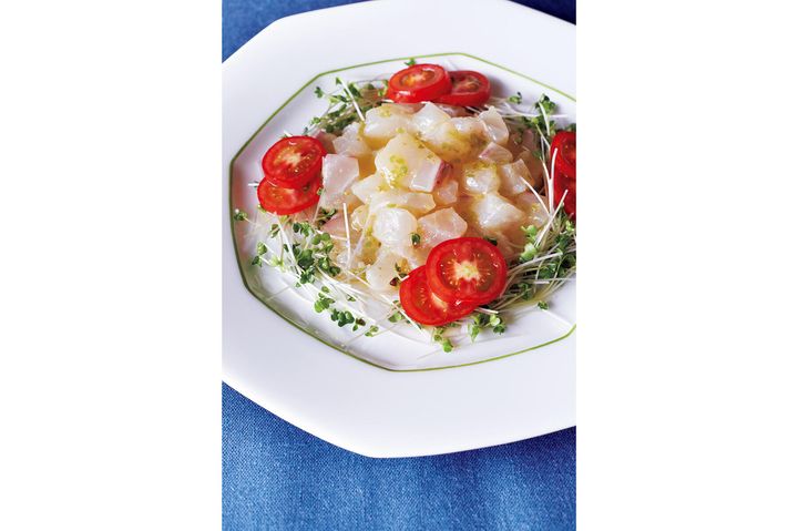 爽快な香りが広がる“刺身魚の柚子胡椒バター和え”