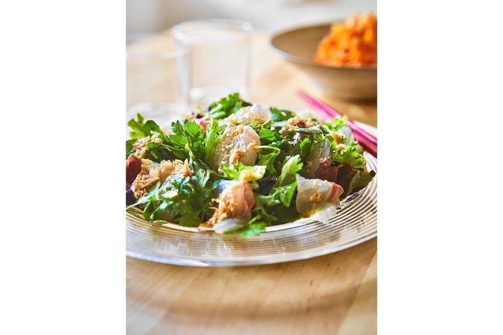 中華風！ねぎと生姜が効いた“昆布じめ鯛と香味野菜のサラダ”