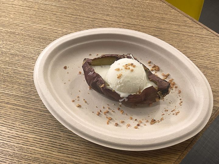 「ヤバ芋 on THE ICE」850円