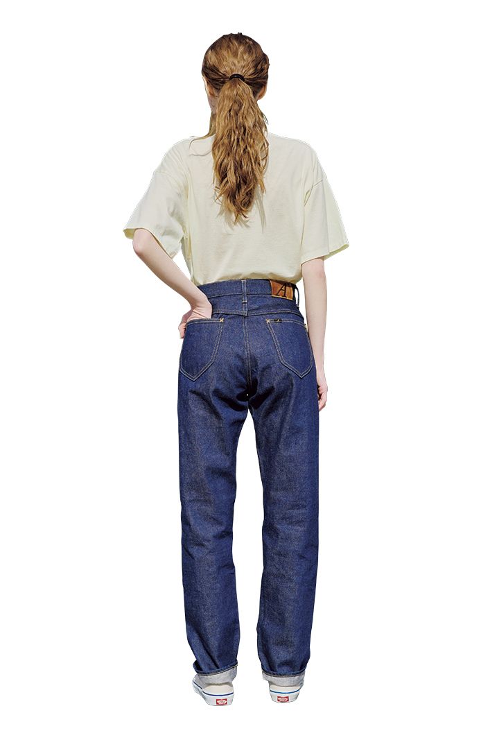 後ろ姿が超キレイで脚長効果抜群！シルエットが美しいデニム4選