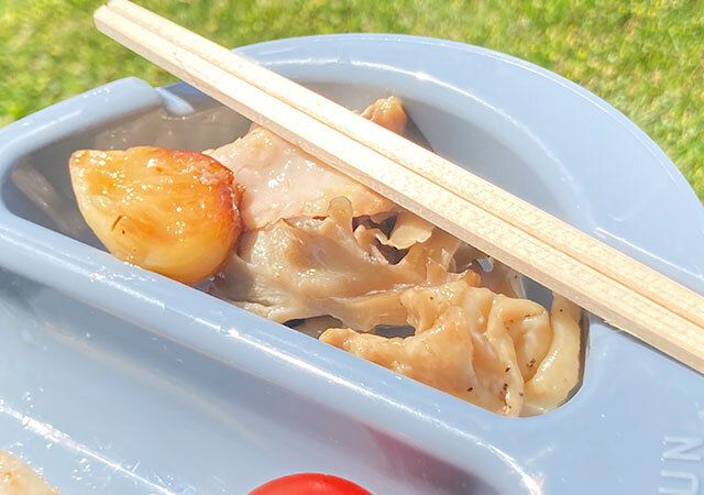 セリアの箸置きも付いてるBBQ トレー オーバル