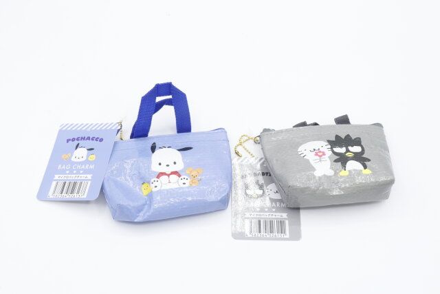 セリアのマイクロバッグチャーム の商品タグ