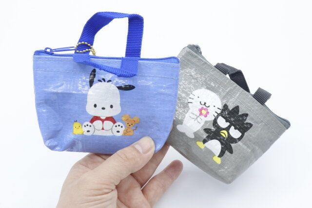 セリアのマイクロバッグチャーム のポチャッコデザインとバッドばつ丸デザイン