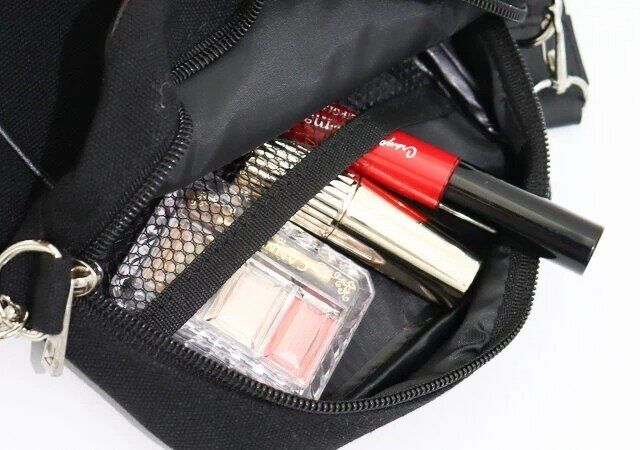 BAYFLOW［ベイフロー］ペットボトルがタテに入る！LOGO SHOULDER BAG BLACKはメッシュポケット付き