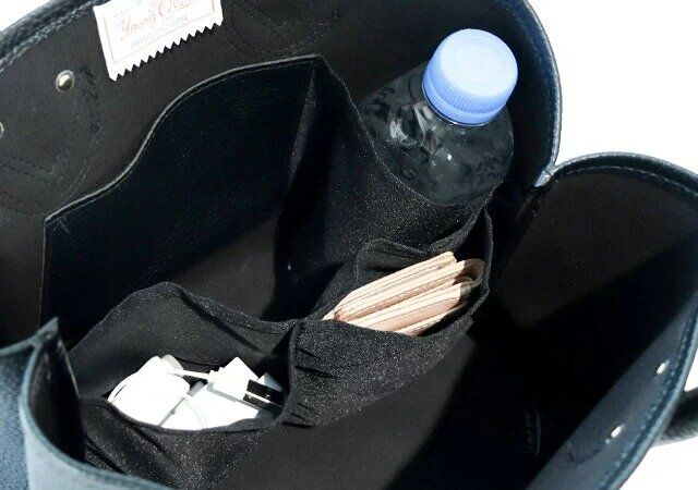 YOUNG ＆ OLSEN［ヤングアンドオルセン］仕切り付きトートバッグは仕切り付き