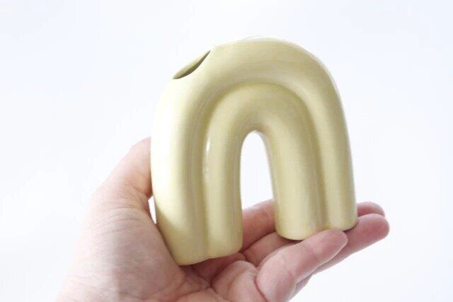 ダイソーのフラワーベース（アーチ型）