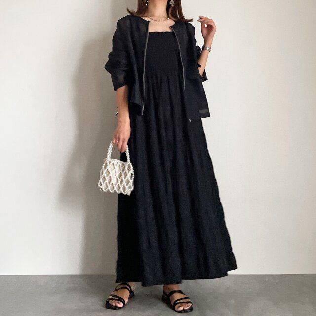 aquagarageシアーショートブルゾンとブラックキャミワンピコーデ