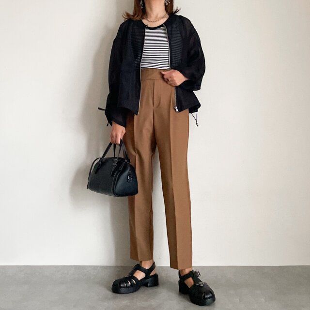 aquagarageシアーショートブルゾンとボーダーインナーコーデ