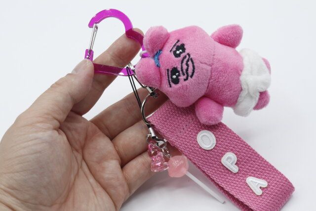 セリアのアクリル製カラビナ・キーフック ハート