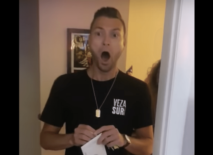 嬉しくて号泣！ずっと猫を飼いたかった男性に、サプライズプレゼント。