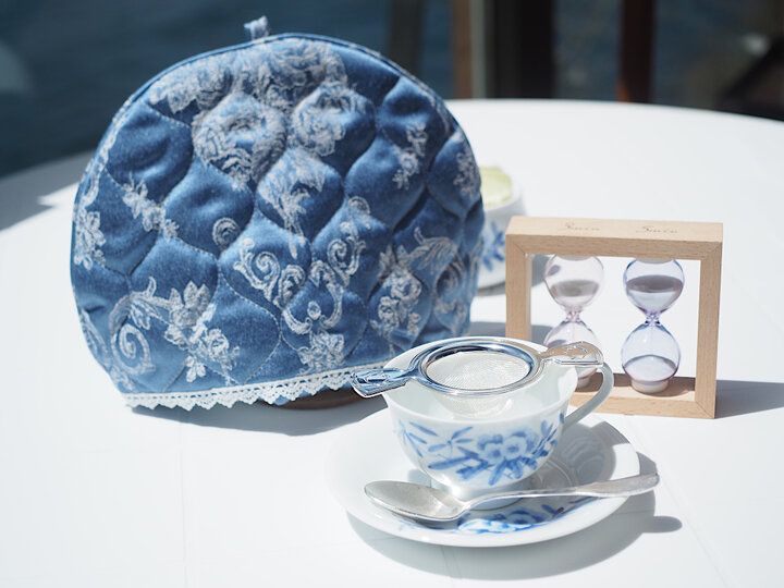 箱根で唯一「おいしい紅茶の店」に認定♪ 芦ノ湖畔の絶景広がるカフェ「サロン・ド・テ ロザージュ」