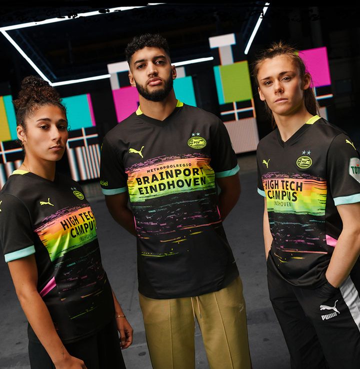 オランダ王者PSV、2024-25新ユニフォームを発表！テレビでよく見る“あのカラフル画像”を表現