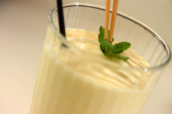 マンゴーパインラッシーの作り方2