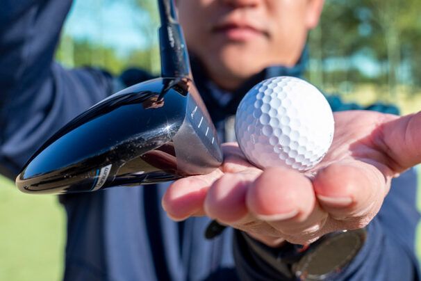 アドレスの向きとボールの位置で調整！ FWでミスなくしっかり飛ばす方法