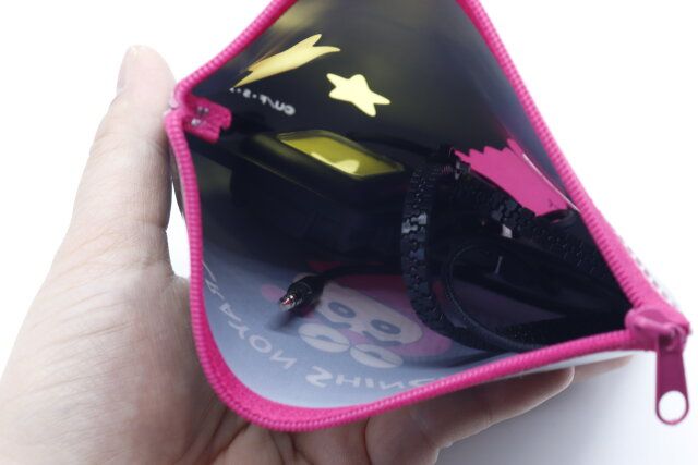 ダイソーのクレヨンしんちゃんのミニフラットポーチ C/S シンプル