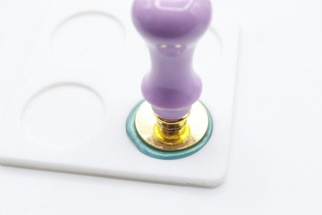 セリアのラメ入りシーリングワックス