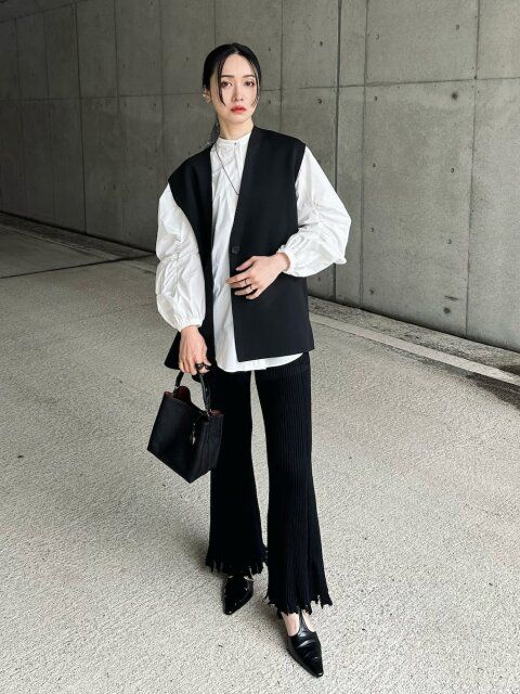 春夏の黒パンツコーデ