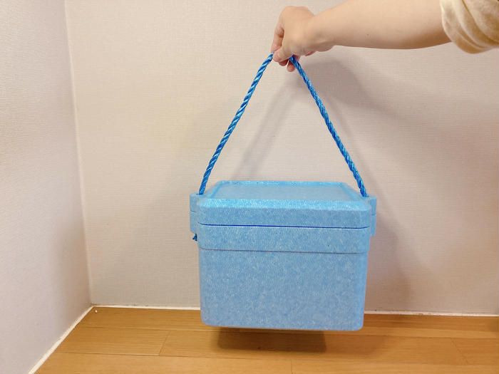 ダイソーのクーラーボックスの画像