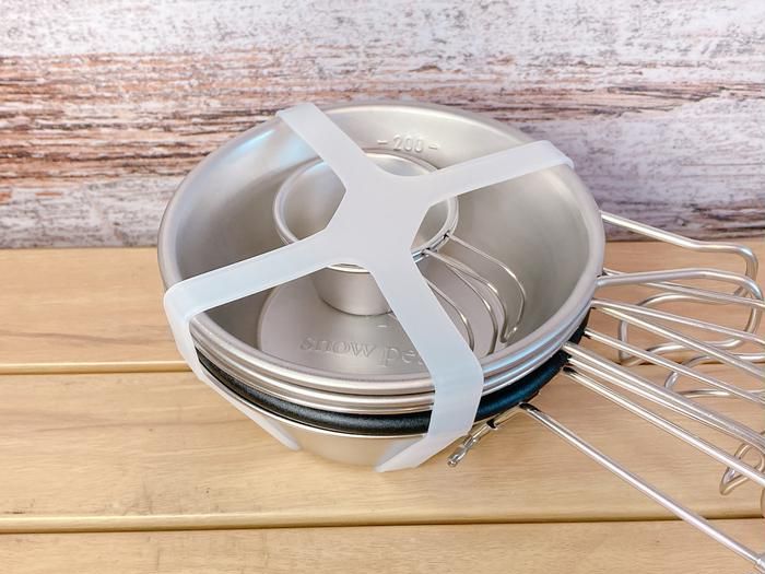 ダイソーのシェラカップをバンドで固定した画像