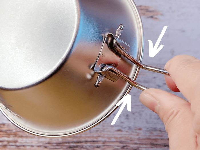 ダイソーの折りたたみシェラカップの画像