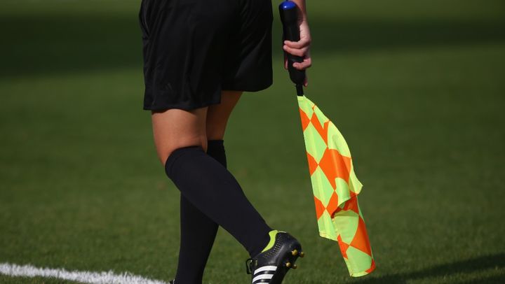 18歳の現役グラドル！鈴原すずさんがJFA公認3級審判員を取得したワケが深い “断念組”チョンテセも驚嘆 「相当気合い入っている」