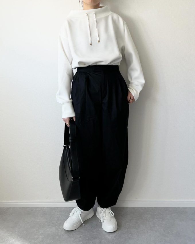 ダンボールスピンドルスウェット×UNIQLO：Cのブラックの「コットンバルーンパンツ」