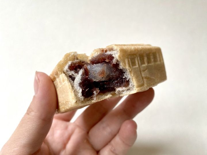 東京土産を買いに大正11年開業の「あらかわ遊園」へ！昭和52年より愛され続ける「都電もなか」【旅するデザイナーがおすすめする旅先でのお土産たち！】