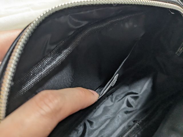 リリーブラウンショルダーバッグ内ポケット