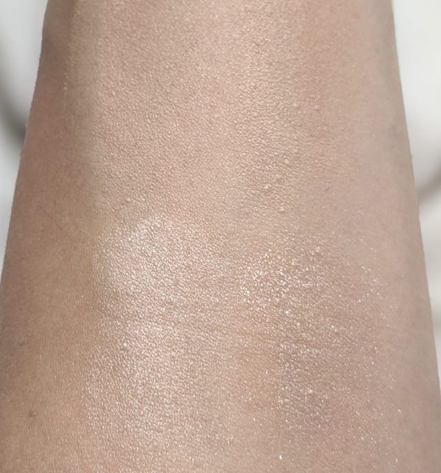 ケイト ポッピングシルエットシャドウの写真