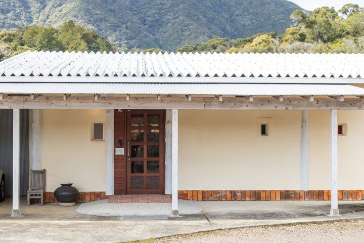 佐賀・黒髪山の自然から着想を得て、創り出された「閑古錐窯」のアートなうつわ