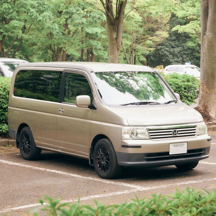 〈HONDA〉の ステップワゴン